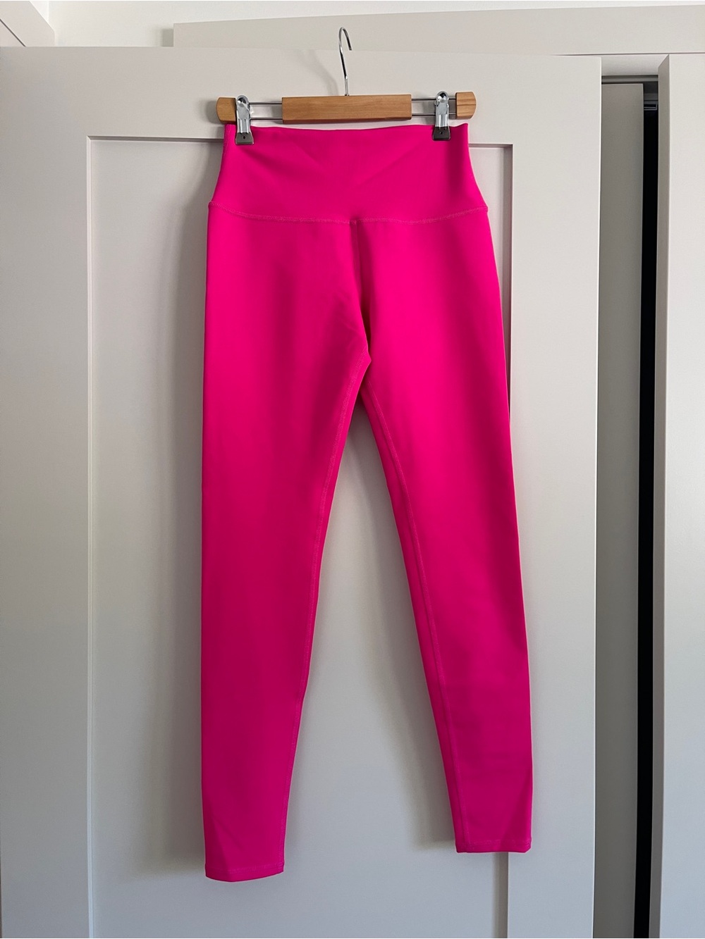 ALO Yoga Hot Pink Athletic Leggings
